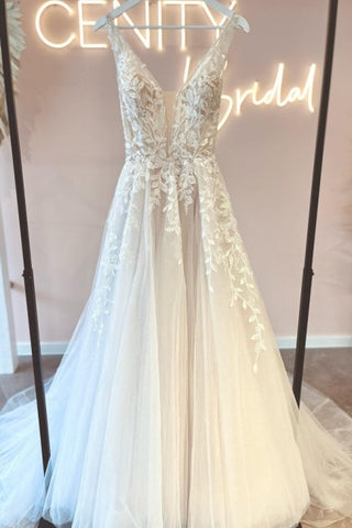 Robes de mariée simples en dentelle, col en V, sans manches et coupe trapèze