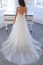 Robe de mariée blanche simple, longue, trapèze, col en V, en tulle et dentelle, dos nu