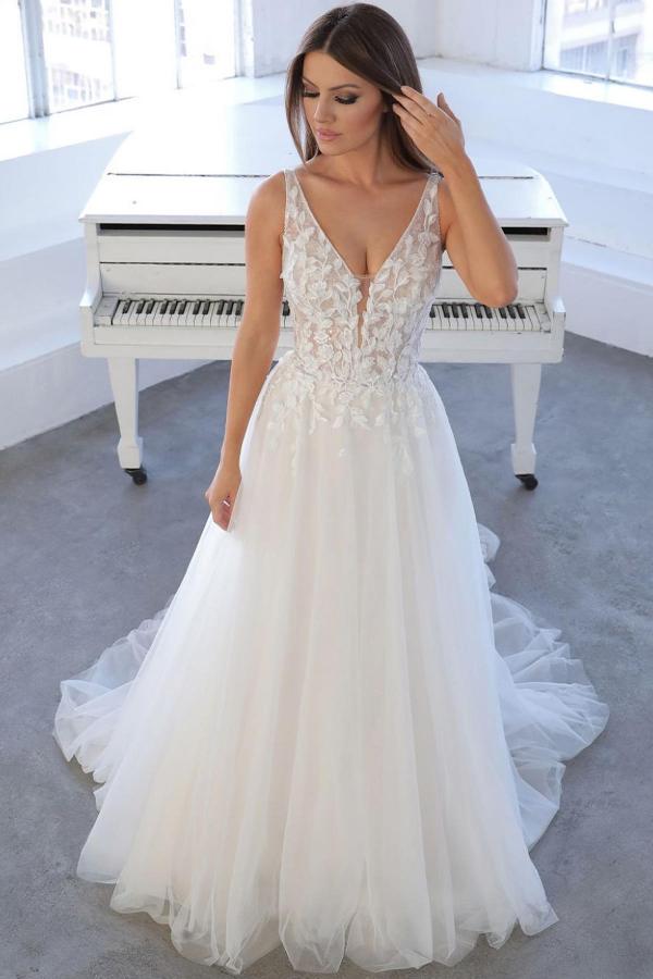 Robe de mariée blanche simple, longue, trapèze, col en V, en tulle et dentelle, dos nu