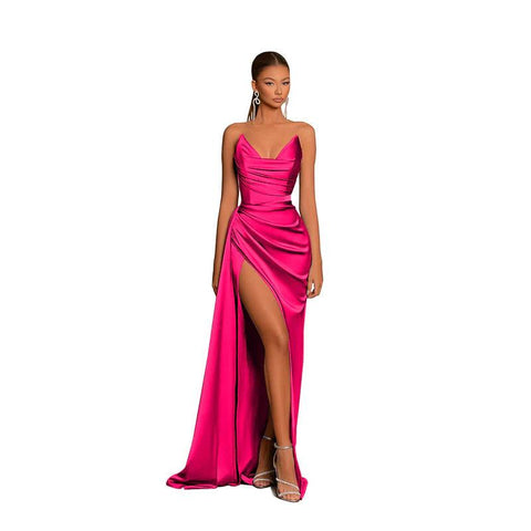 Robe de soirée en satin plissée et sans manches avec appliques 