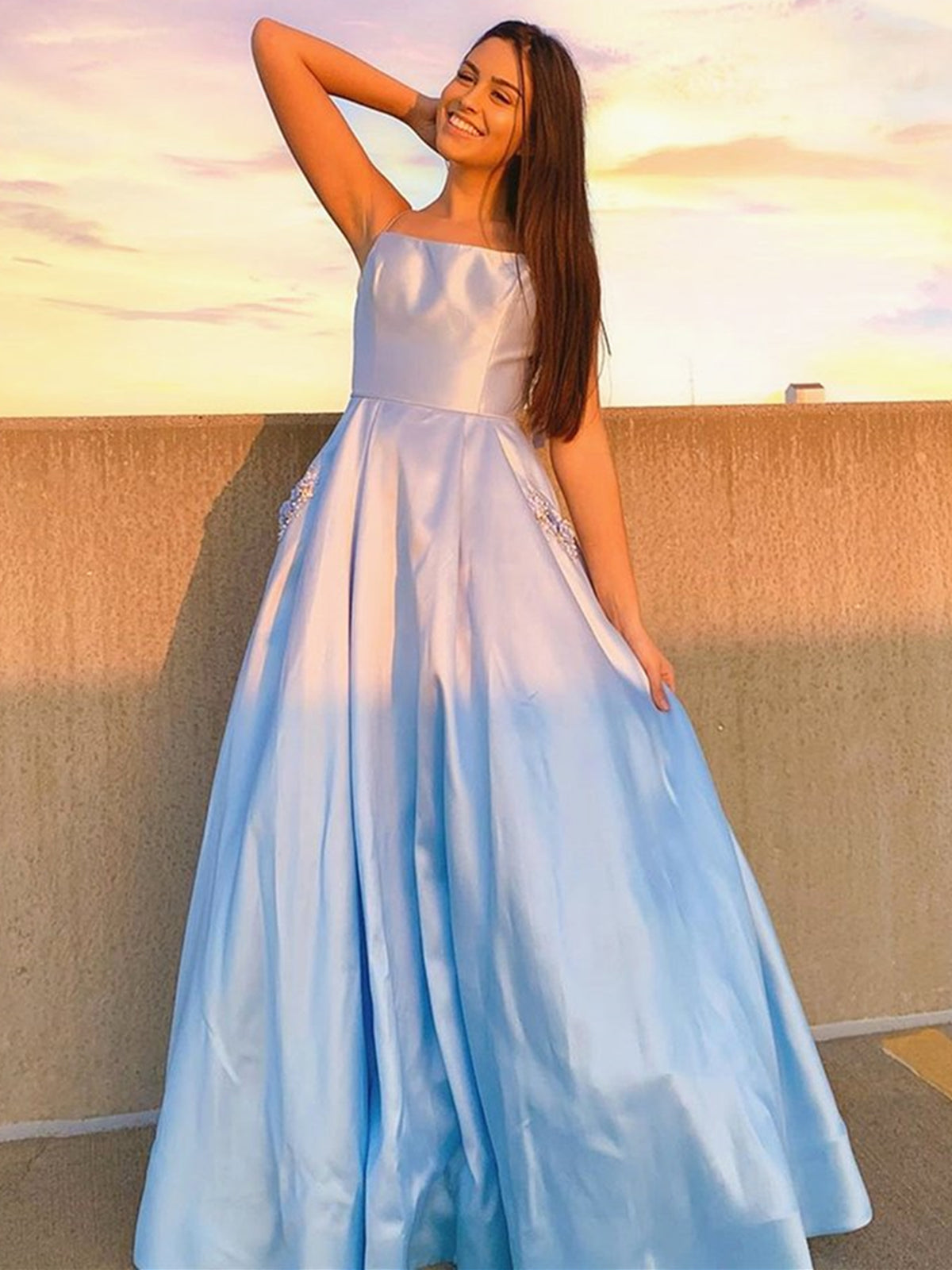 Vestidos de graduación formales de satén azul celeste, largos, de corte en A, con bolsillos