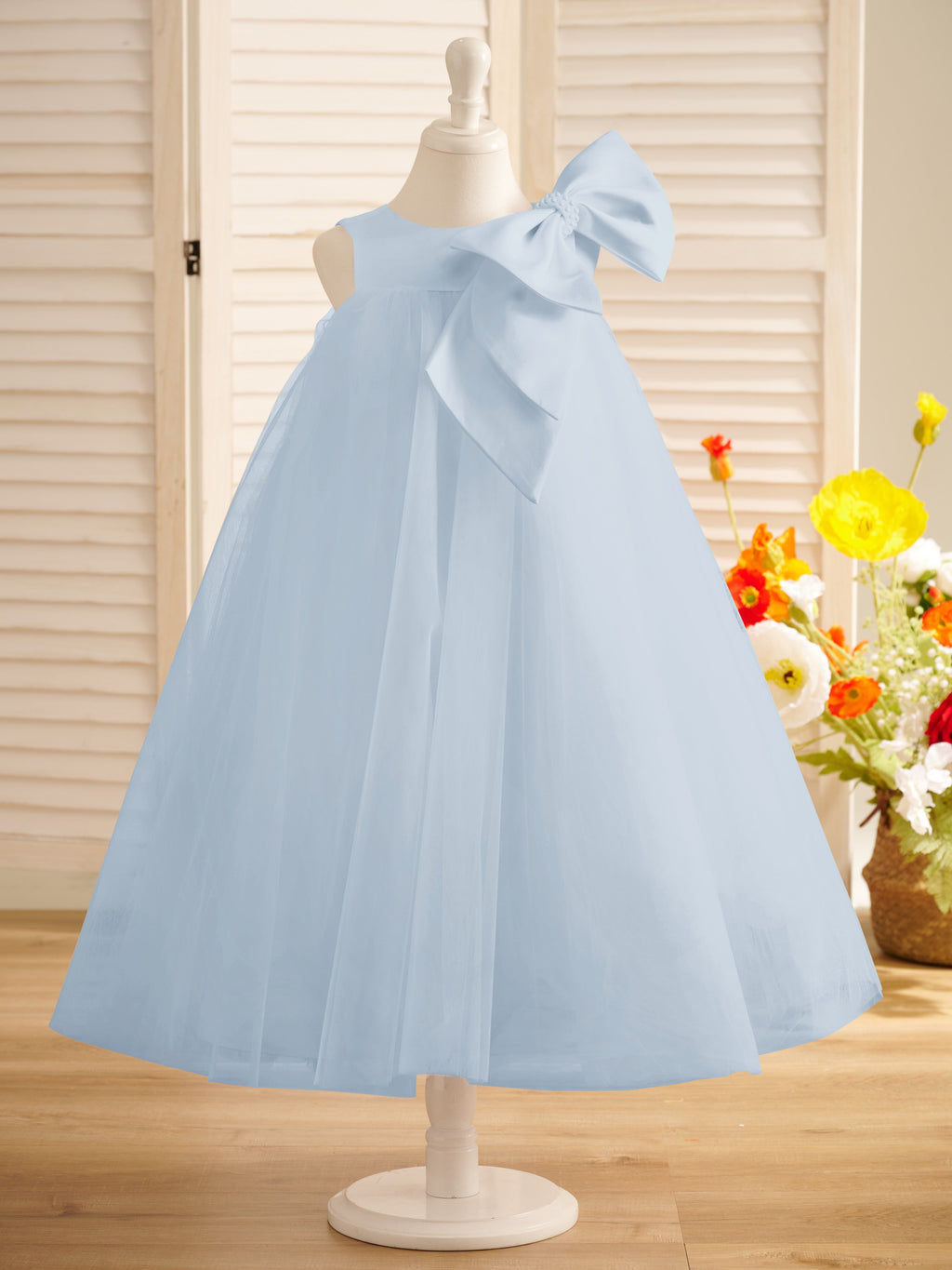 Vestido de niña pequeña de las flores, corte en A, con gran lazo y tul, hasta la rodilla. 