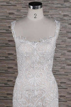 Vestidos de novia elegantes de sirena con apliques en el cuello cuadrado. 