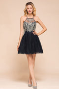 Robe de bal mini sans manches en tulle ornée d'appliqués