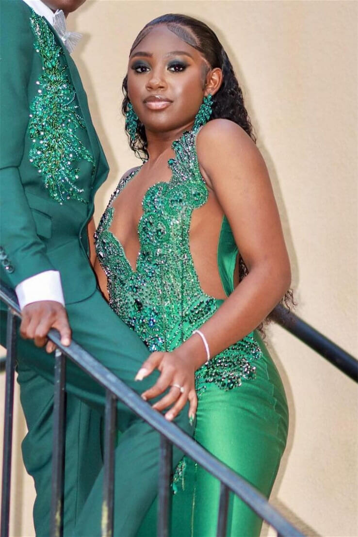 Sleeveless Dark Green Halter Mermaid Prom Dress With Beadings