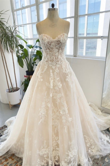 Vestido de novia largo hasta el suelo, sin mangas, de tul y encaje con apliques, estilo jardín.
