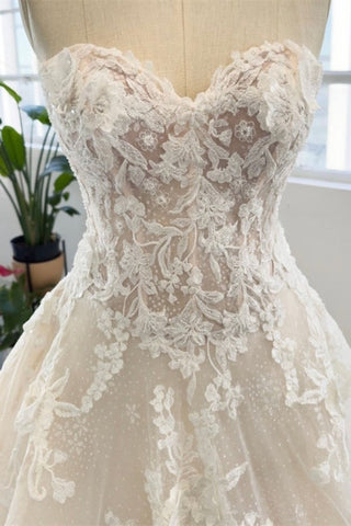 Vestido de novia largo hasta el suelo, sin mangas, de tul y encaje con apliques, estilo jardín.
