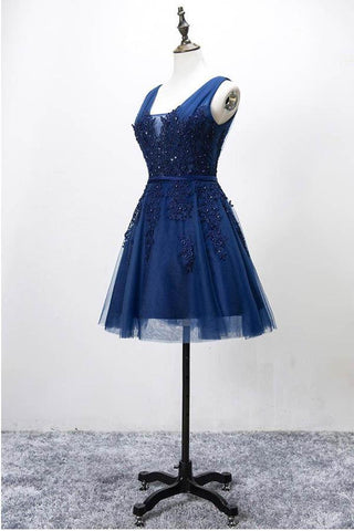 Robe de bal courte en tulle sans manches à lacets et applications de dentelle PG098