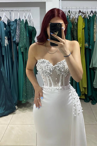Sleeveless White Sweetheart Mermaid Prom Dress with Pearl Adornments and Ruffles