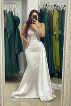 Sleeveless White Sweetheart Mermaid Prom Dress with Pearl Adornments and Ruffles