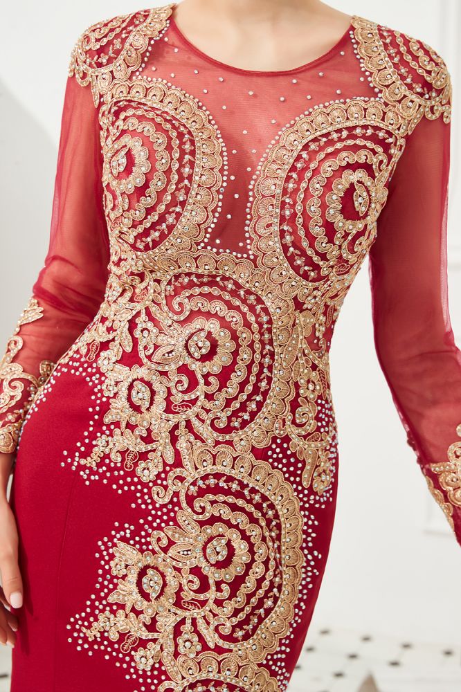 Robe de soirée sirène moulante à manches longues et appliques dorées, longueur au sol.