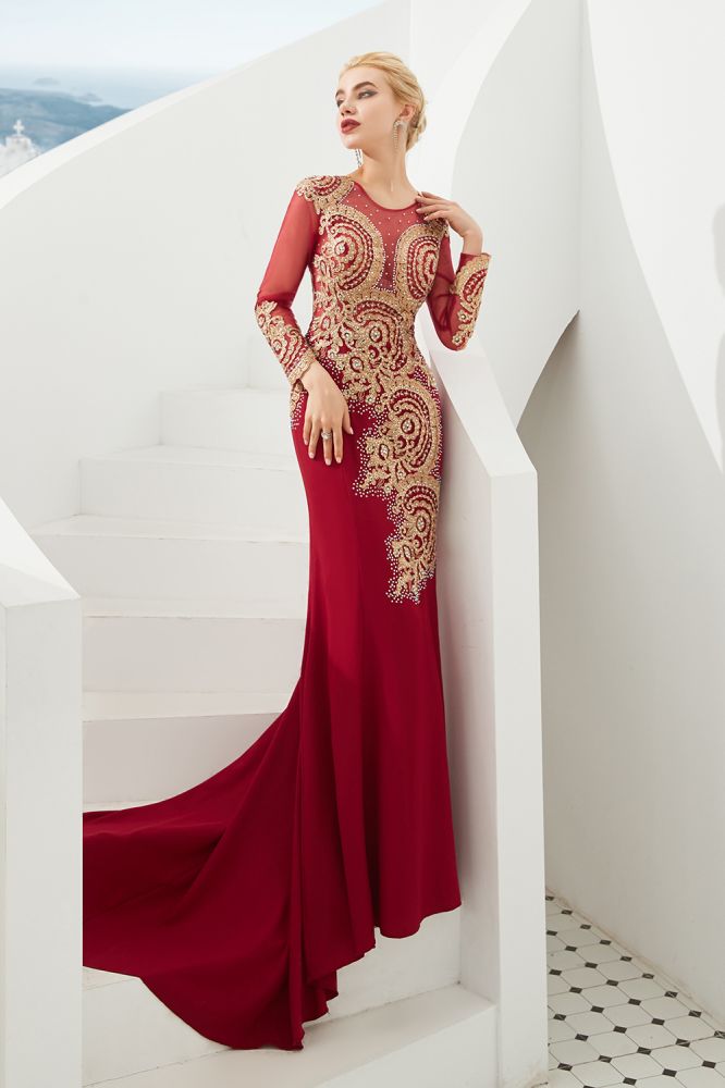 Robe de soirée sirène moulante à manches longues et appliques dorées, longueur au sol.