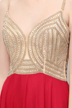 Robe de bal bordeaux à bretelles spaghetti, longueur au sol, coupe trapèze, ornée de perles