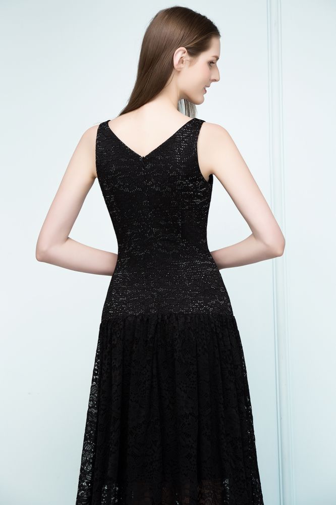 Vestidos de dama de honor de encaje con escote en V, corte en A y tirantes finos hasta el suelo