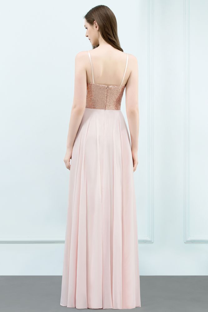 Robe de bal longue en mousseline de soie à bretelles spaghetti et sequins, coupe trapèze, longueur au sol.