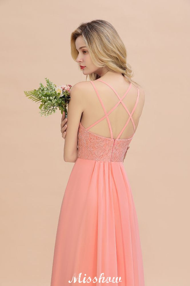 Robe de demoiselle d'honneur bleu ciel à fines bretelles et fente latérale, col en V, style spaghetti, idéale pour un mariage.