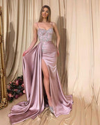 Vestidos de fiesta de sirena rosa con tirantes finos, satén, abertura lateral y falda desmontable