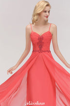 Vestido largo de noche de corte A, sin mangas, con tirantes finos, de gasa y bordado de cuentas, ideal para damas de honor.