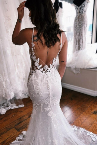 Vestido de novia de encaje corte sirena hasta el suelo con tirantes finos y cola de capilla