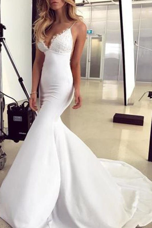 Robe de mariée élégante et sexy à bretelles spaghetti, style sirène, ornée d'appliqués de dentelle et dos nu, ornée de dentelle. 
