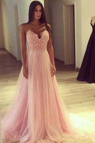 Vestidos de fiesta rosas con tirantes finos y escote en V. Vestidos largos de tul para fiestas.