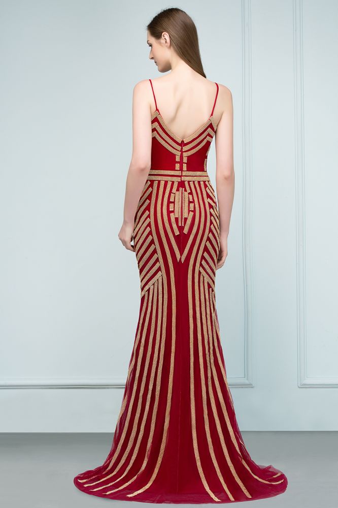Robe de bal sirène longue en tulle ornée de perles, décolleté en V et fines bretelles spaghetti