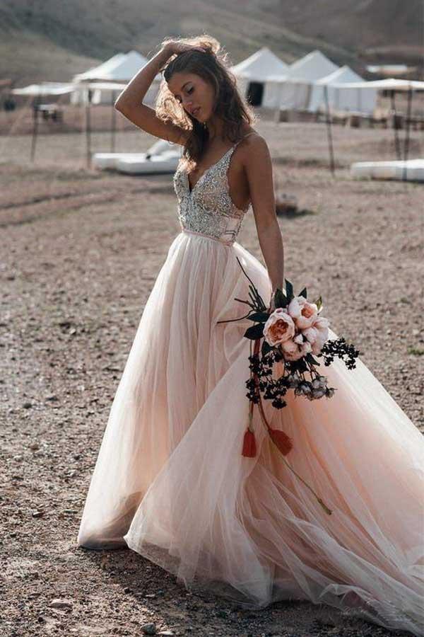 Robe de mariée dos nu, coupe trapèze, col en V et perles scintillantes WD315