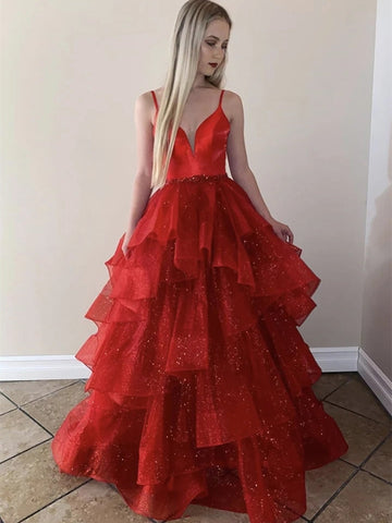 Robe de bal longue rouge à paillettes, coupe trapèze, col en V et fines bretelles spaghetti, en tulle.