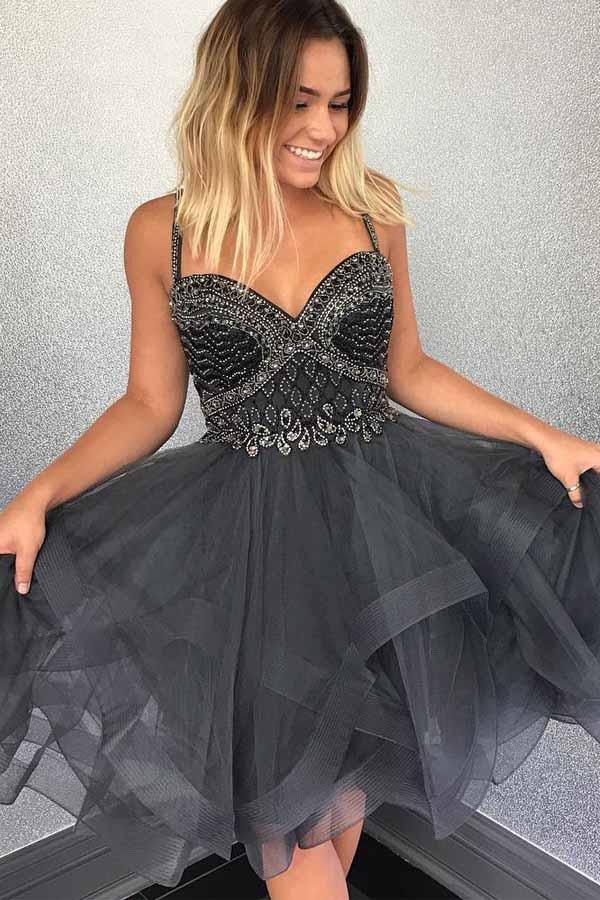 Vestido corto de tul gris con cuentas brillantes para baile de bienvenida PG161