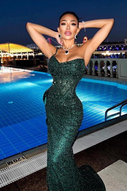 Vestidos de noche largos de sirena con tirantes finos, color verde oscuro brillante, con abertura.