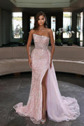 Robe de bal sirène longue sans bretelles en tulle à sequins et fente scintillante