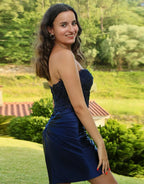 Vestido de fiesta negro brillante sin tirantes con apliques de cuentas