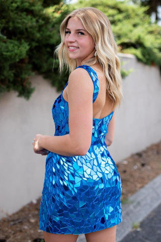 Luz | Vestido corto ajustado de fiesta con escote redondo plateado brillante