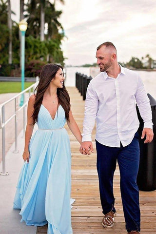 Vestido de novia rústico azul cielo con abertura lateral, ideal para bodas en la playa, con cola de corte WD289