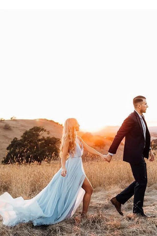 Vestido de novia rústico azul cielo con abertura lateral, ideal para bodas en la playa, con cola de corte WD289