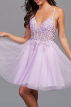 Vestido de fiesta de corte A, espalda descubierta, tul con apliques