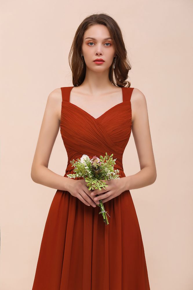 Robe de soirée longue et cintrée à bretelles pour la mariée et les demoiselles d'honneur