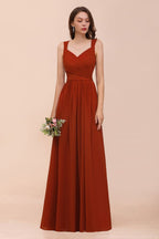 Robe de soirée longue et cintrée à bretelles pour la mariée et les demoiselles d'honneur