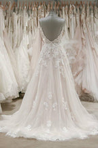 Robe de mariée de plage à bretelles et col en V, dos nu, en tulle ivoire WD309
