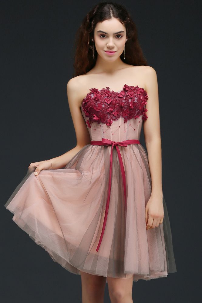 Robe de princesse bustier en tulle longueur genou pour bal de fin d'année