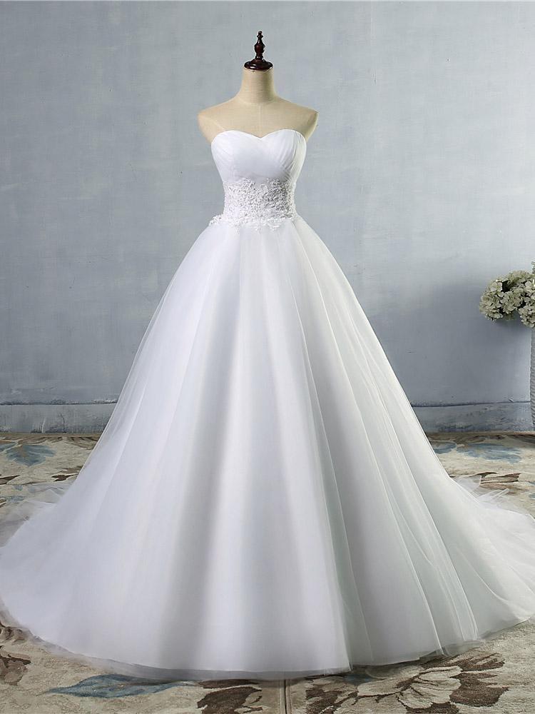 Vestido de novia de princesa sin tirantes, sin mangas, con cola de lágrima