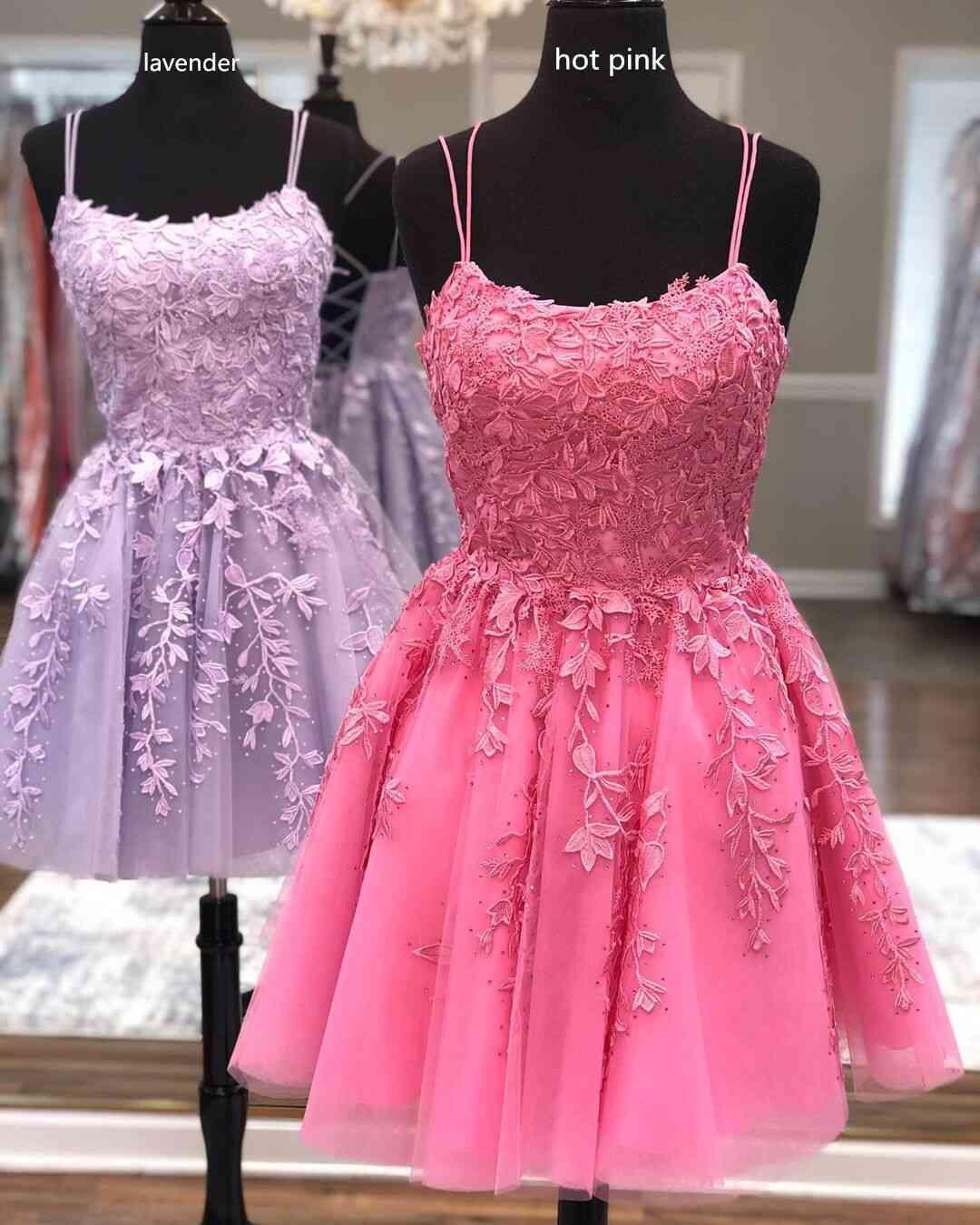Vestido corto de fiesta azul con tirantes y apliques de encaje PD424
