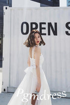 Vestidos de novia de playa con tirantes, tul y encaje blanco, con pequeña cola WD086