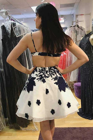 Robe de bal blanche en organza à bretelles avec applications de dentelle PD031