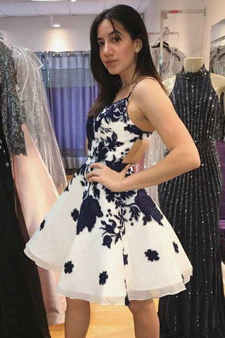 Robe de bal blanche en organza à bretelles avec applications de dentelle PD031