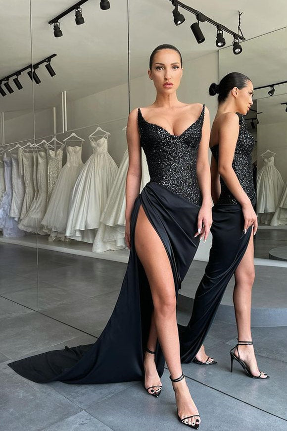Robe de bal noire à sequins, fendue jusqu'à la taille et lacée, sans bretelles, absolument magnifique