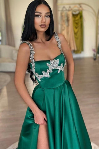 Superbe robe de bal longue vert foncé en satin sans manches avec strass et fente