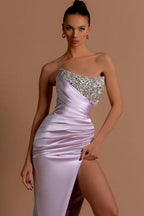 Superbe robe de bal longue lilas sans bretelles à paillettes et perles avec fente