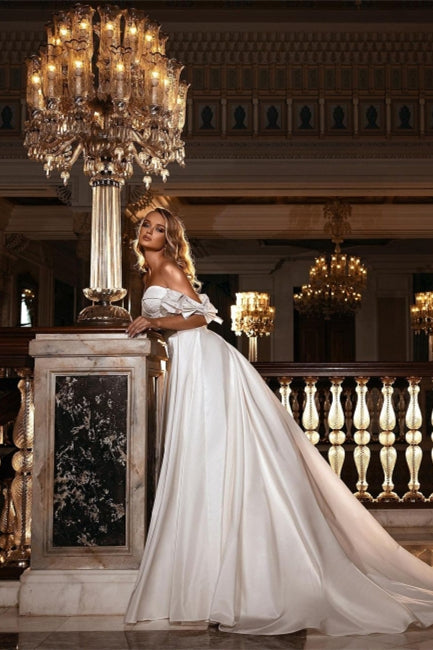 Magnifique robe de mariée sirène blanche à fleurs, épaules dénudées, coupe ajustée, décolleté cœur, longue robe de mariée avec queue amovible. 