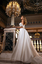 Magnifique robe de mariée sirène blanche à fleurs, épaules dénudées, coupe ajustée, décolleté cœur, longue robe de mariée avec queue amovible. 